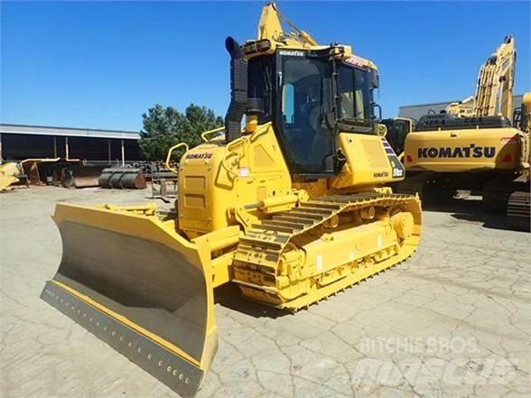 Komatsu D51EXi-24 Telaketjupuskutraktorit