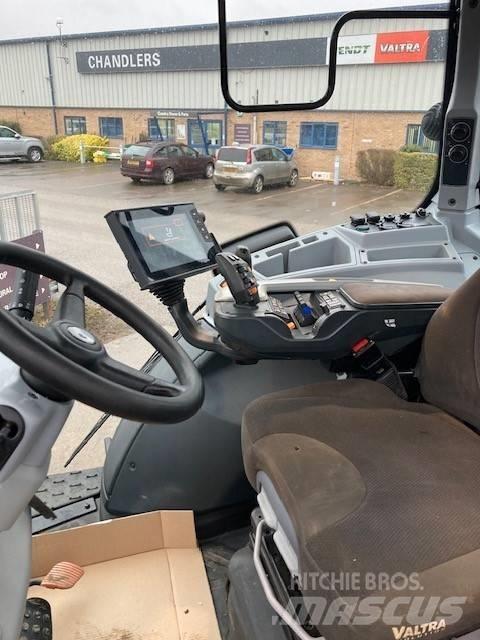 Valtra T 254 V Traktorit