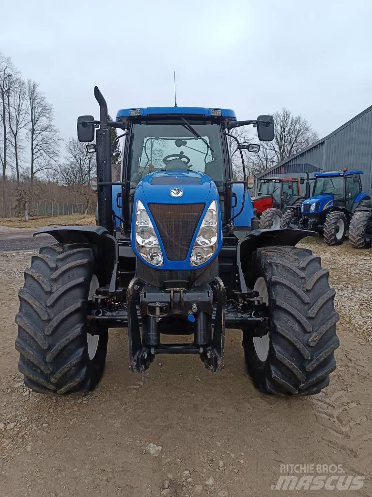 New Holland T7040 Traktorit