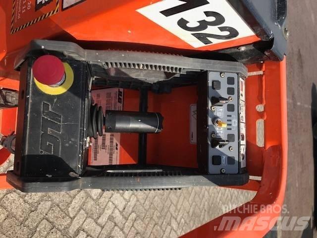 JLG 1230 ES Saksilavat