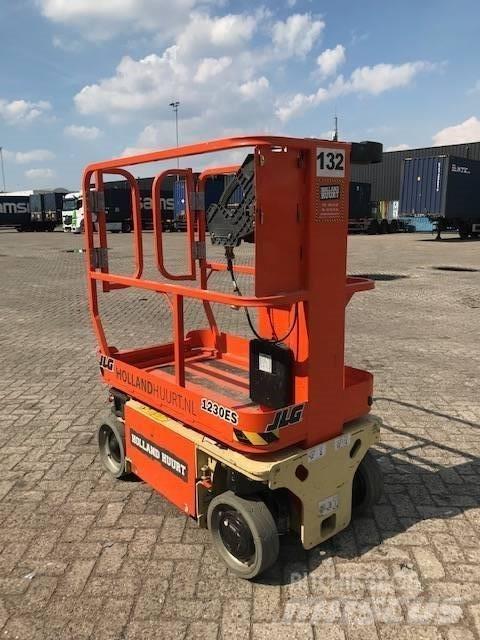 JLG 1230 ES Saksilavat