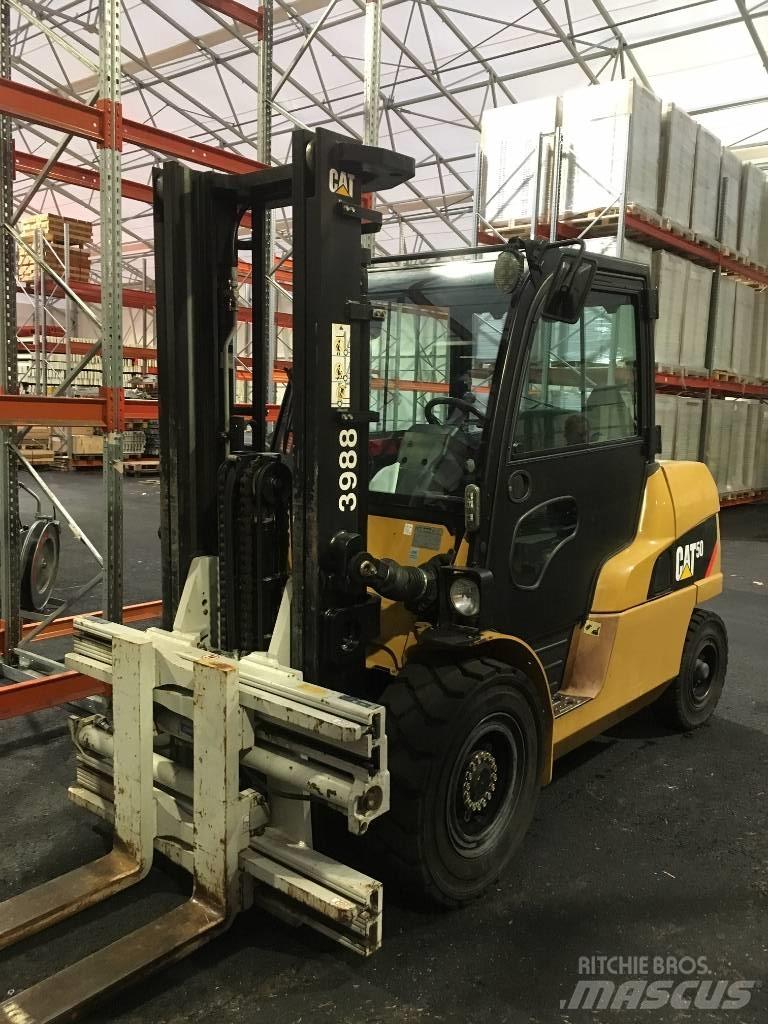CAT DP 50 N Dieseltrukit