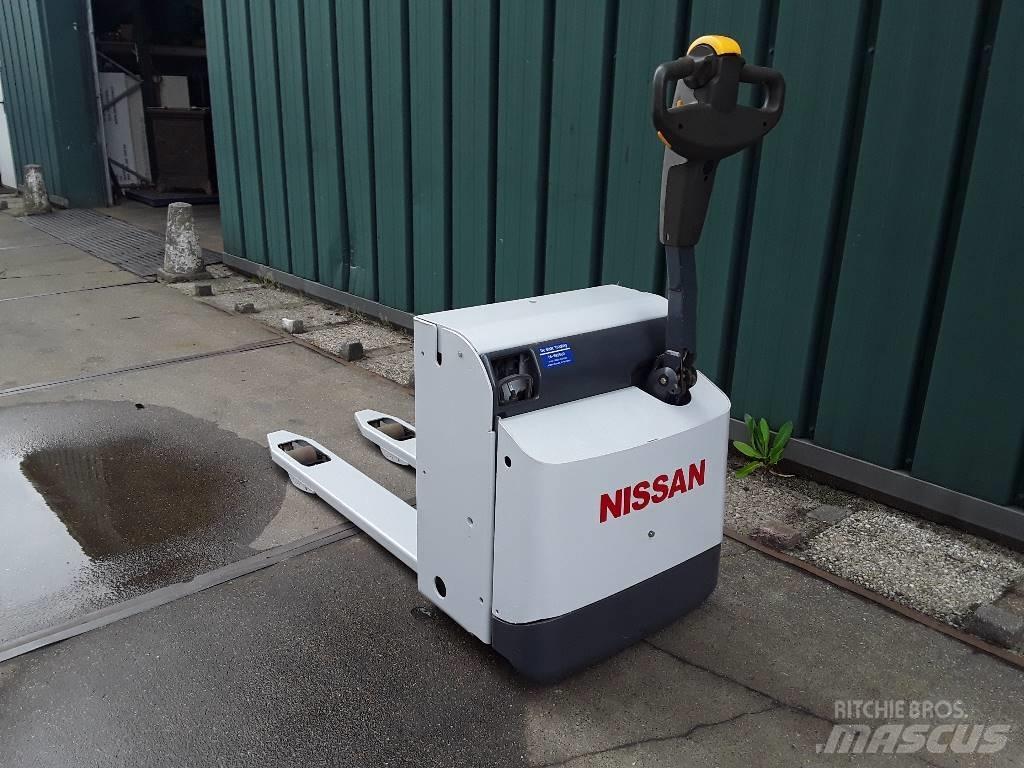 Nissan PLL160 Lavansiirtotrukit
