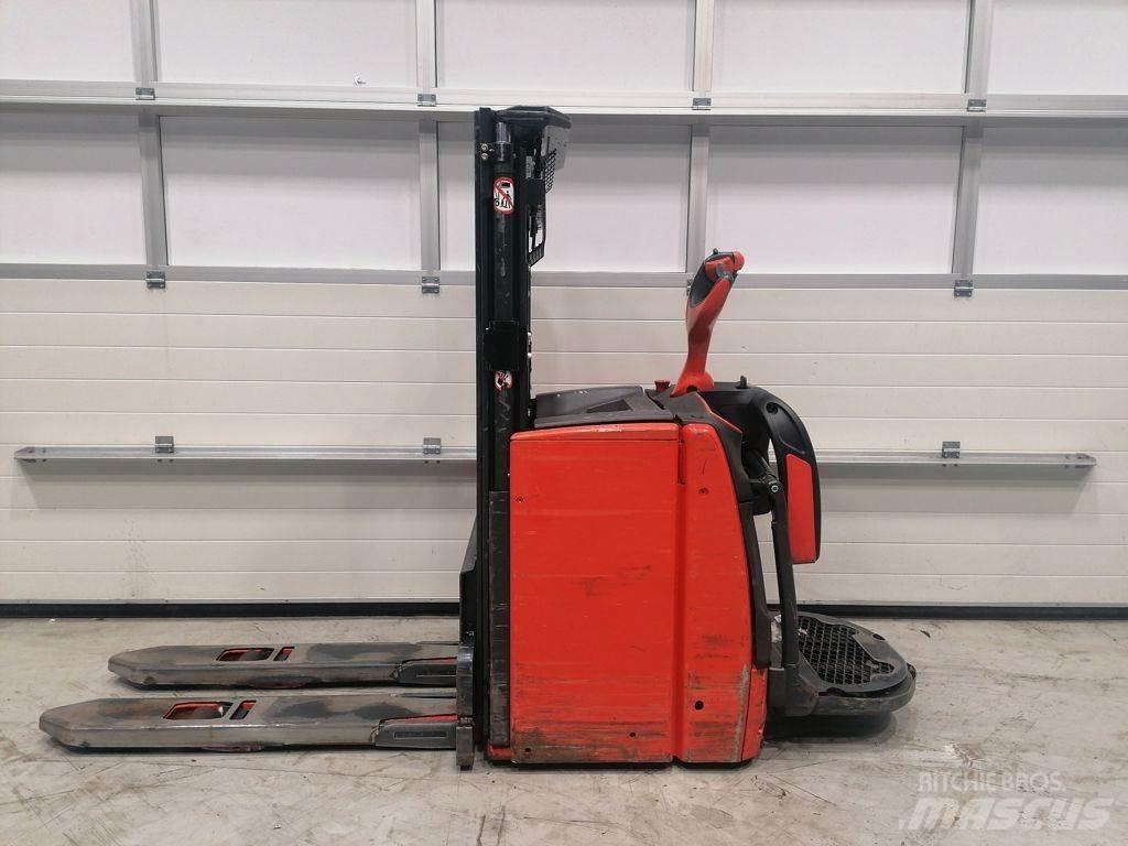 Linde L14AP Käyden ajettavat pinoamistrukit