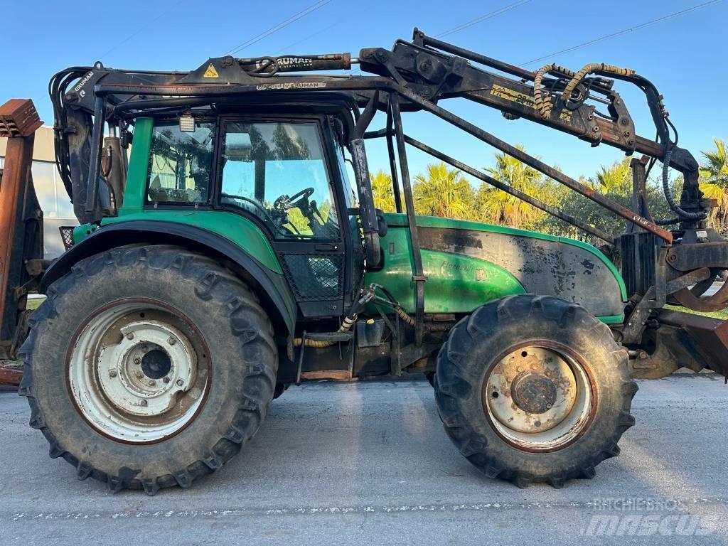 Valtra T130 Metsätraktorit