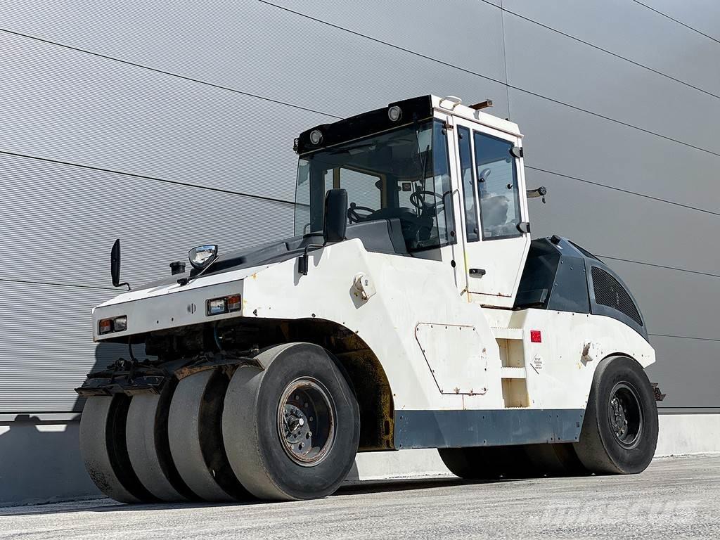 Bomag BW 24 RH Kumipyöräjyrät