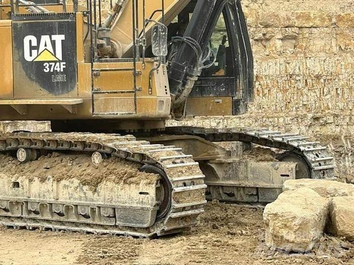 CAT 374 LME Erikoiskaivinkoneet