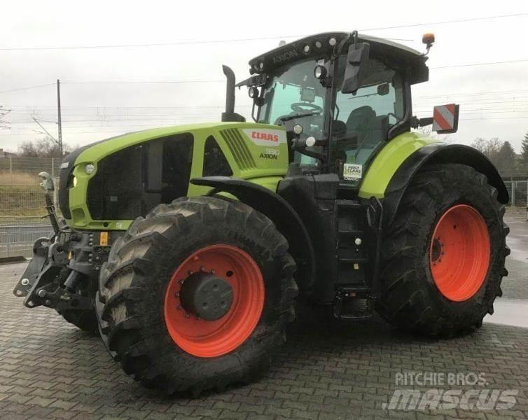 CLAAS AXION 930 Traktorit