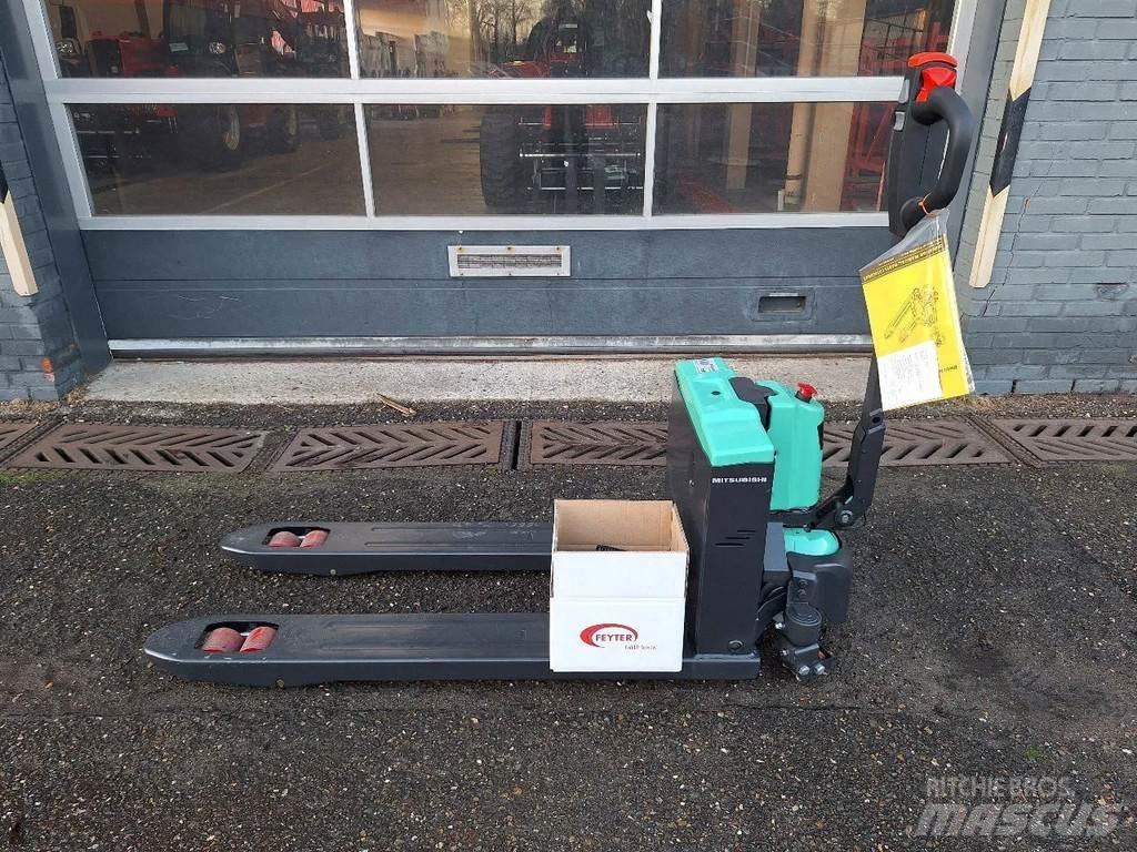 Mitsubishi PWL15 Lavansiirtotrukit