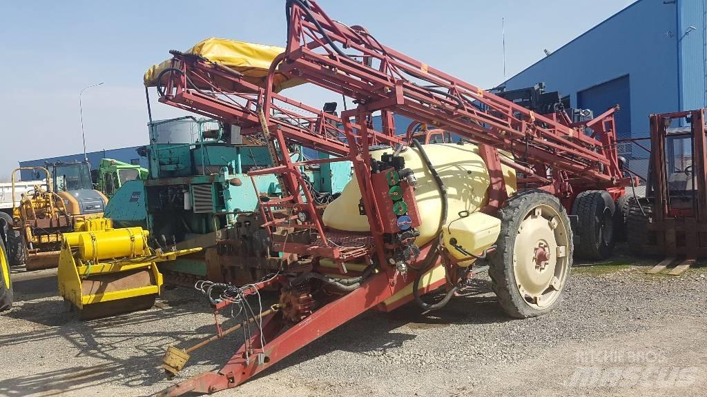 Hardi Commander 2200 Kasvinsuojeluruiskut
