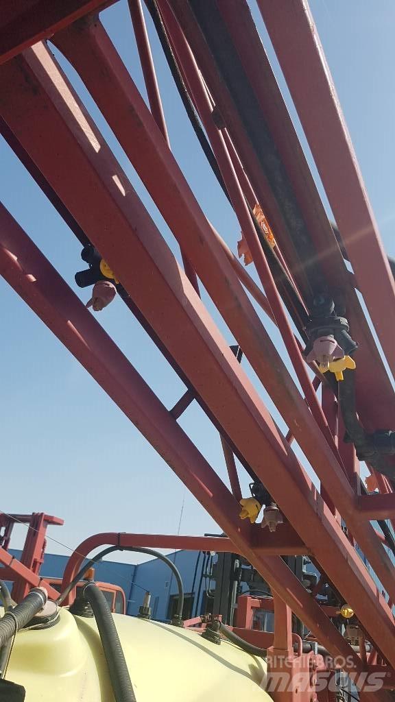 Hardi Commander 2200 Kasvinsuojeluruiskut