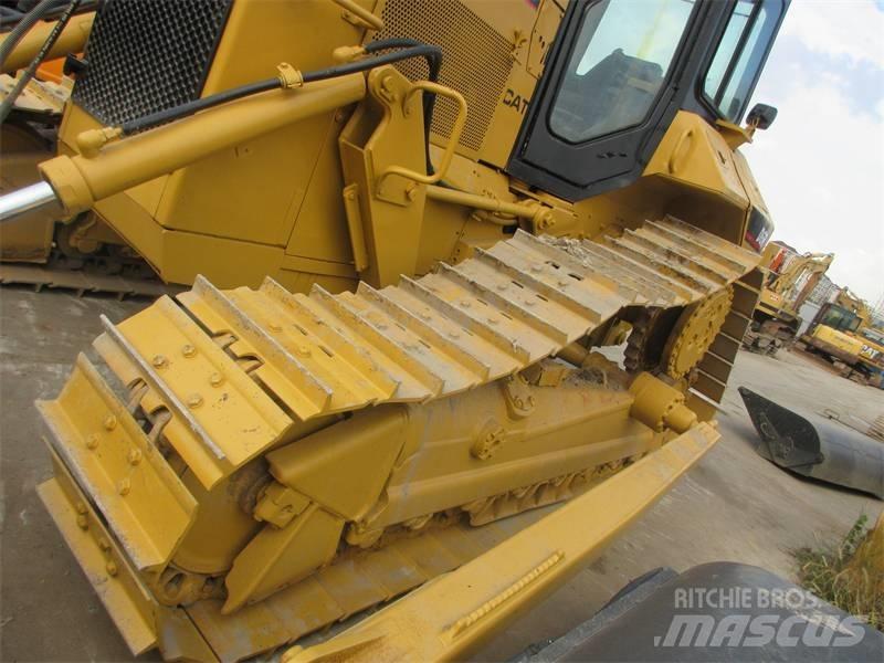 CAT D6R Telaketjupuskutraktorit