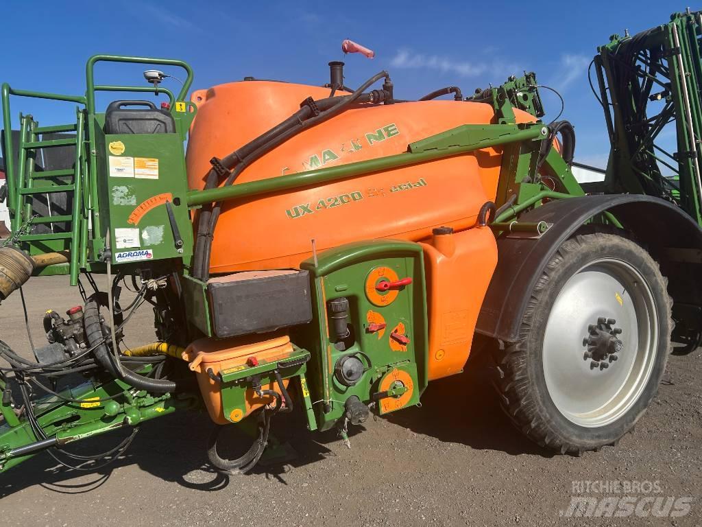 Amazone UX 4200 Hinattavat ruiskut