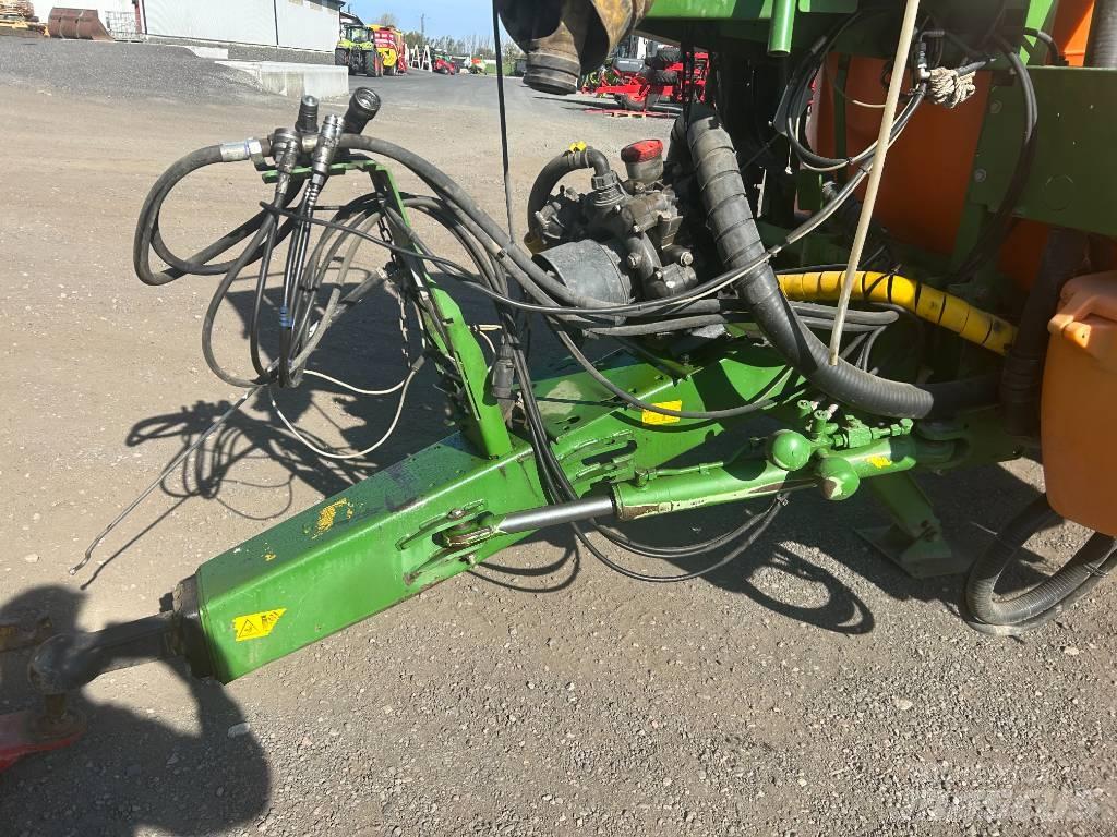 Amazone UX 4200 Hinattavat ruiskut