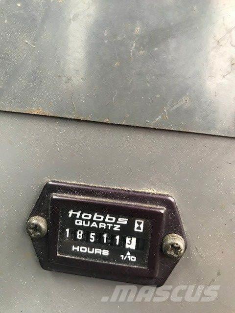 Kobelco CKE 800 Tela-alustaiset nosturit
