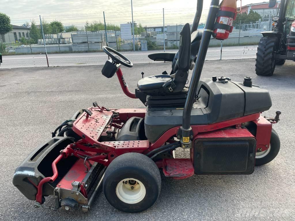 Toro GR3250 Päältäajettavat ruohonleikkurit