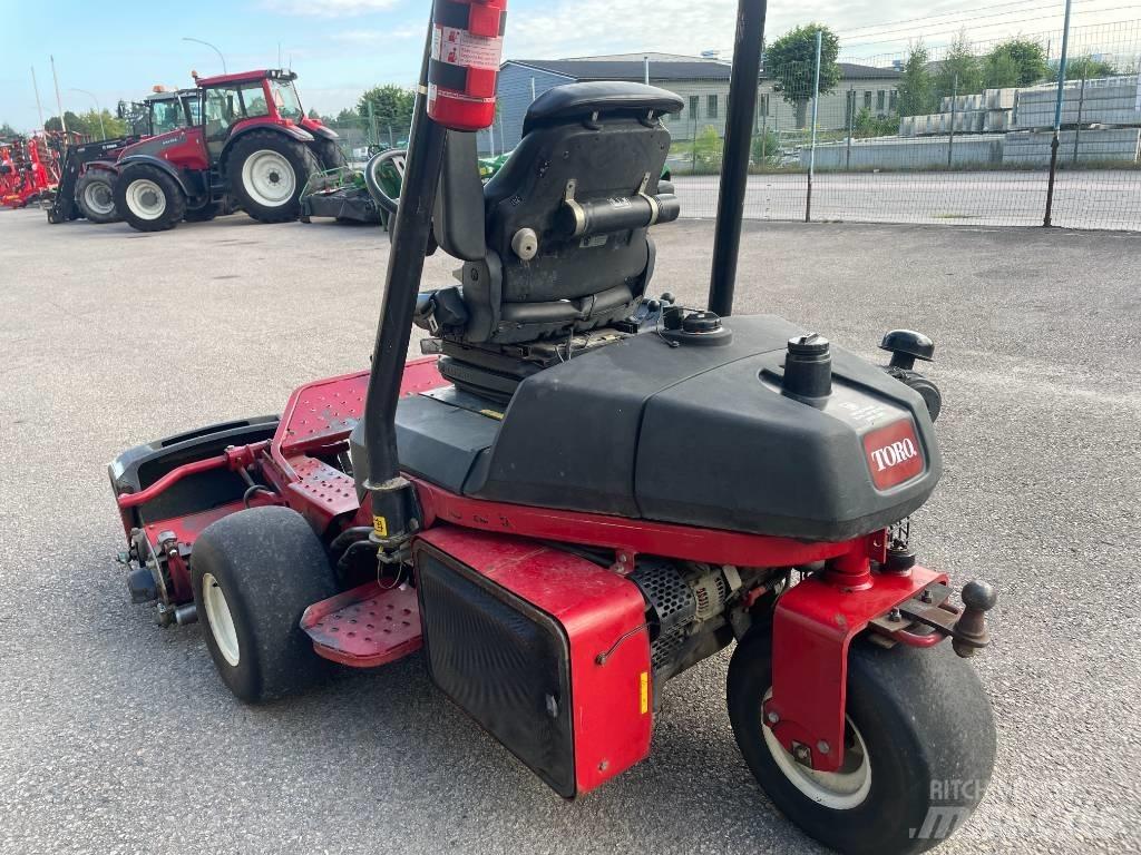 Toro GR3250 Päältäajettavat ruohonleikkurit