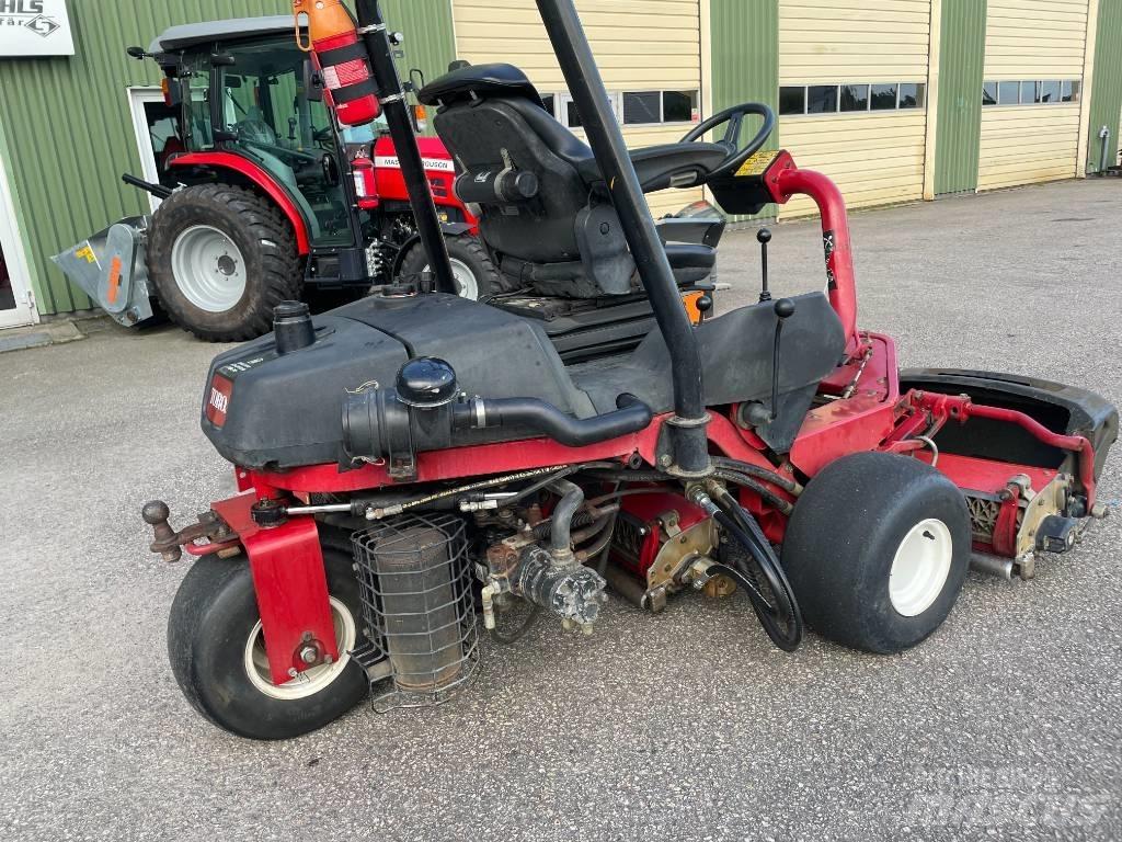Toro GR3250 Päältäajettavat ruohonleikkurit