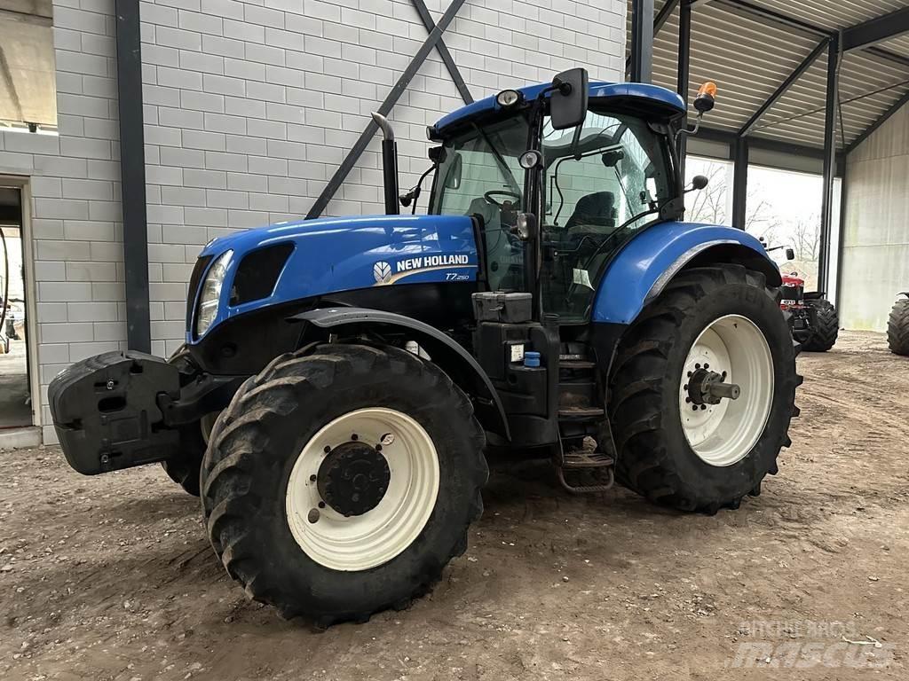 New Holland T7.250 Traktorit