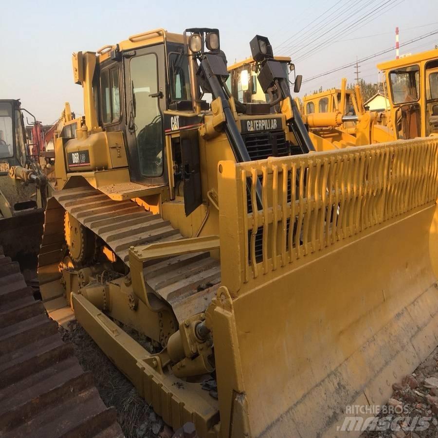 CAT D6R Telaketjupuskutraktorit