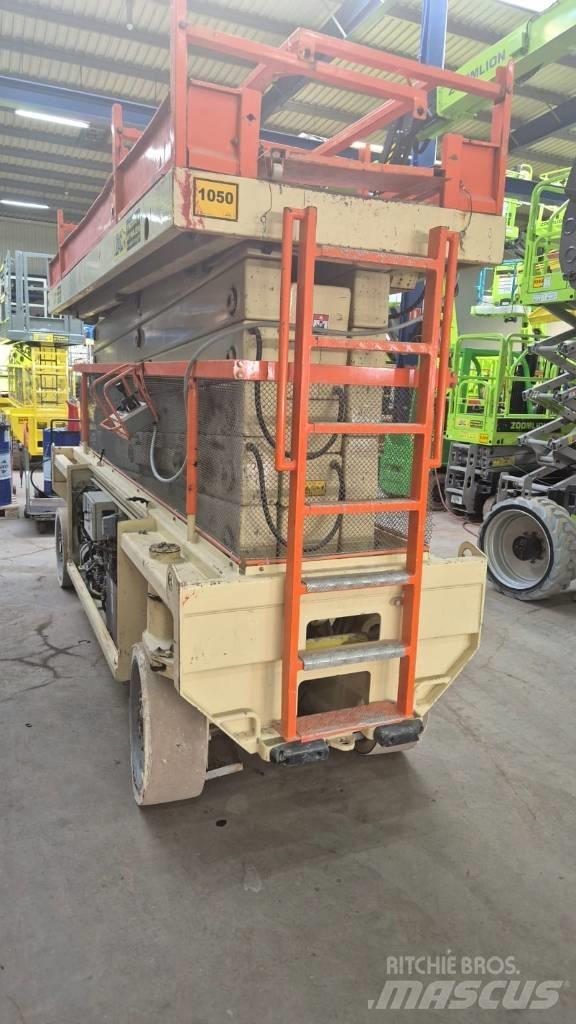 JLG 180-12 Saksilavat