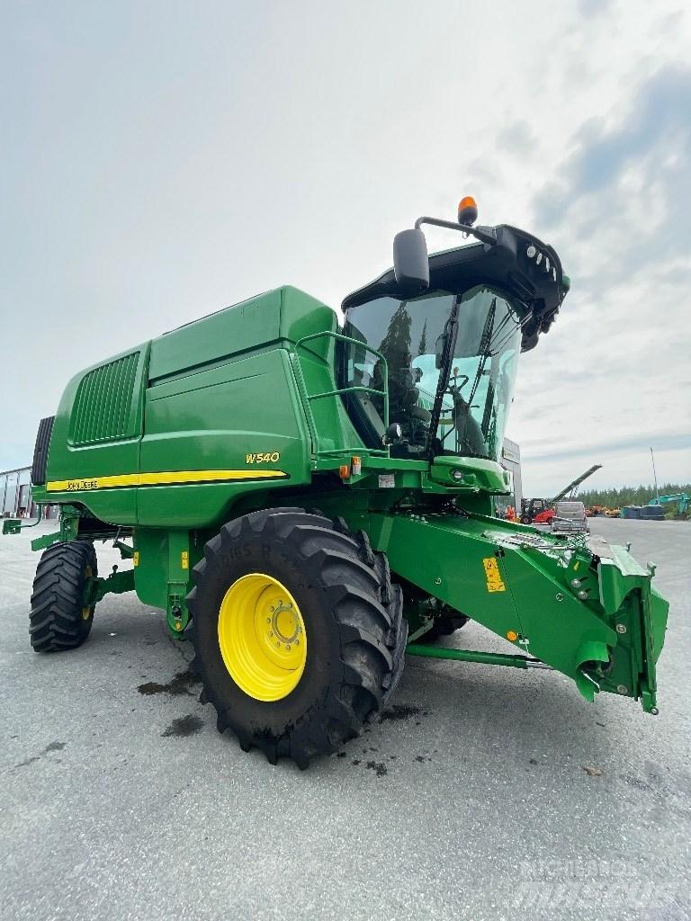 John Deere W 540 Leikkuupuimurit