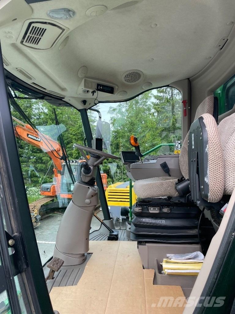 John Deere W540 Leikkuupuimurit