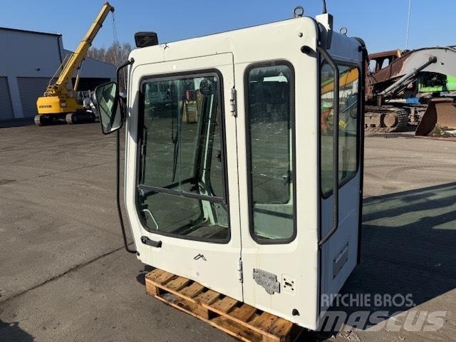 Liebherr SERIA B CAB Ohjaamo ja sisusta