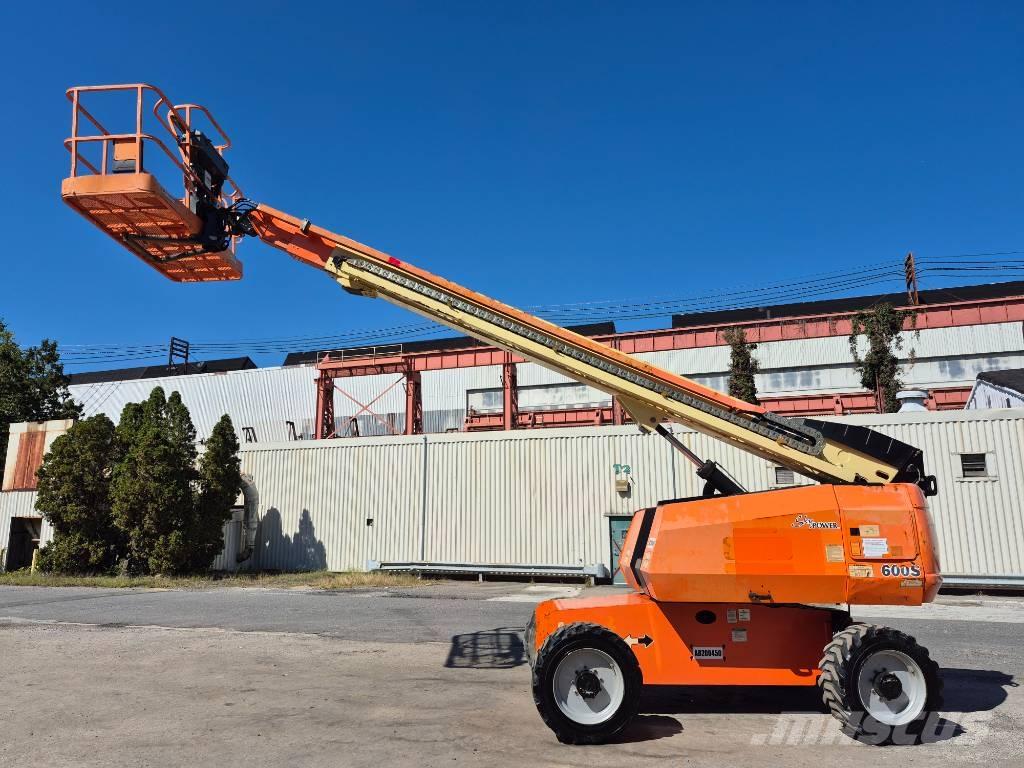 JLG 600 S Teleskooppipuominostimet