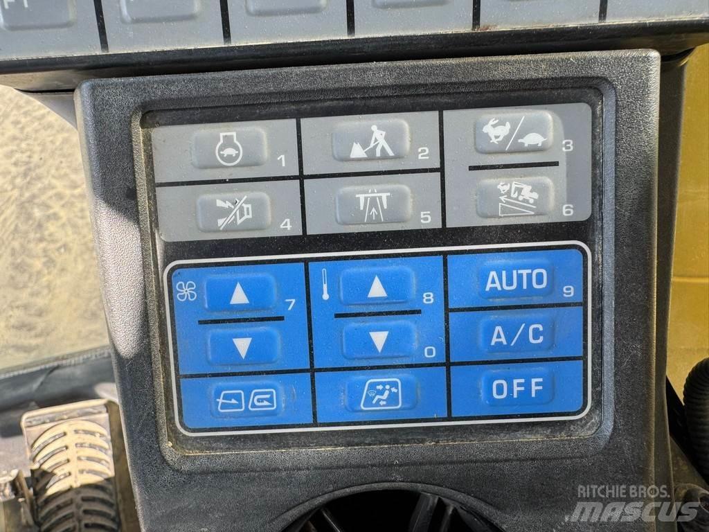 Komatsu PW180-11 Pyöräkaivukoneet