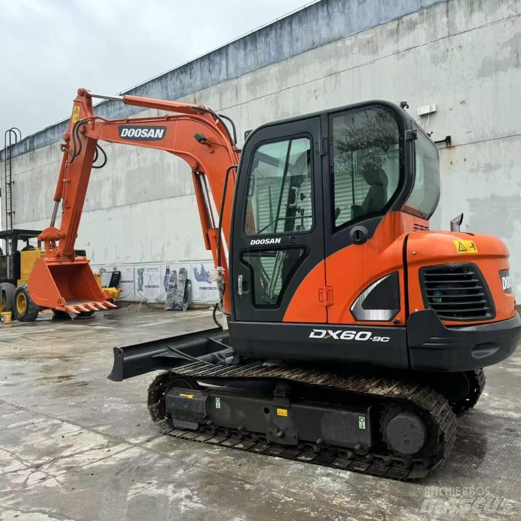 Doosan DX 60-9 C Minikaivukoneet < 7t