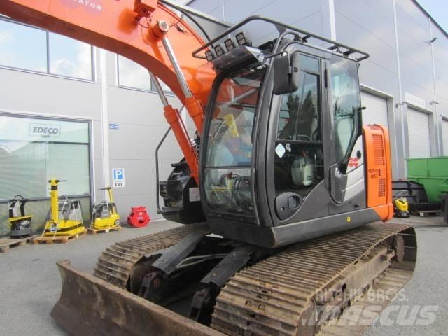 Hitachi ZX 135 Telakaivukoneet
