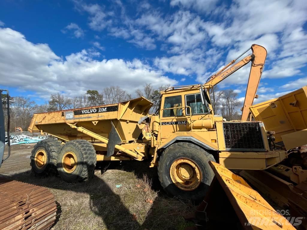 Volvo A 25 B Maastotrukit
