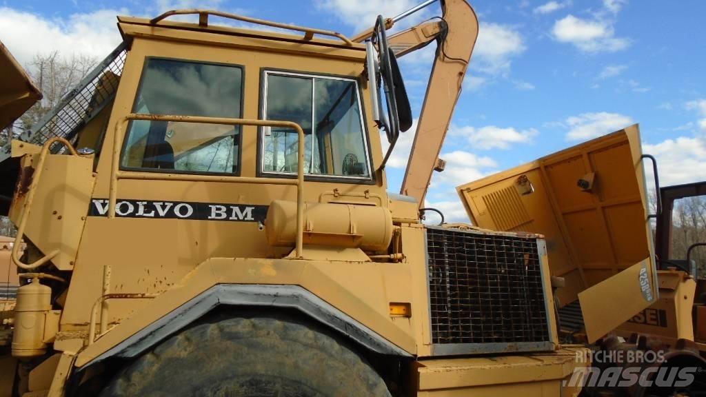 Volvo A 25 B Maastotrukit