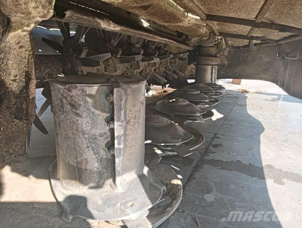 CLAAS Disco 2700 C Niittomurskaimet