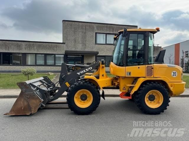 Volvo L 35 G Pyöräkuormaajat