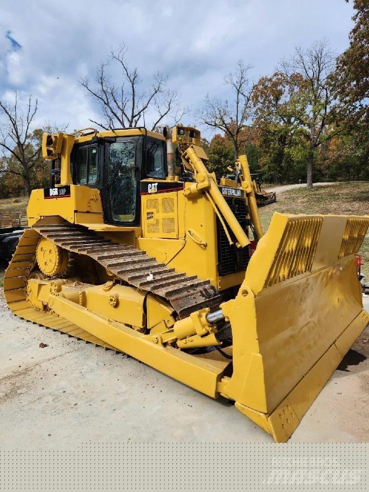 CAT D 6 R Telaketjupuskutraktorit