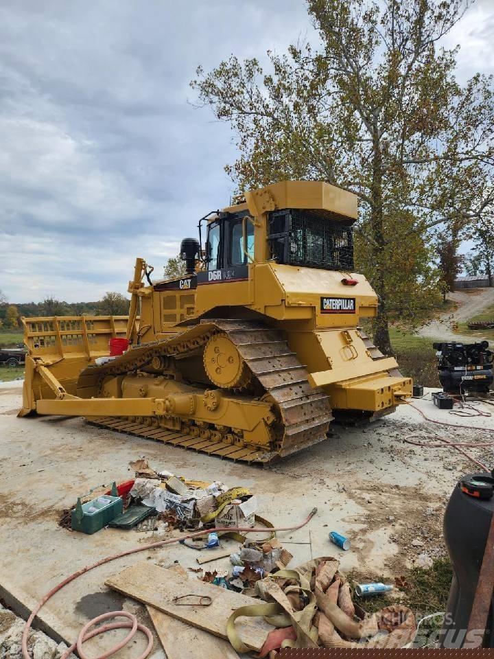 CAT D 6 R Telaketjupuskutraktorit
