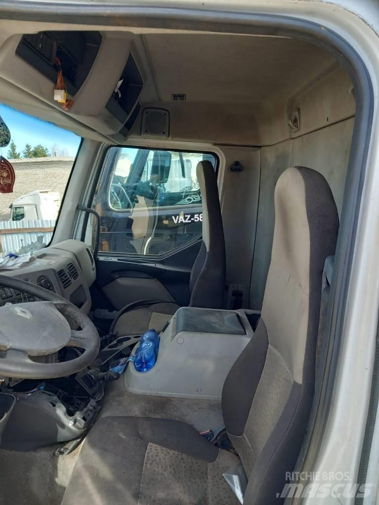 Renault Midlum 240 Ohjaamot ja sisustat