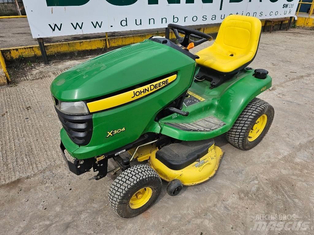 John Deere X 304 Päältäajettavat ruohonleikkurit