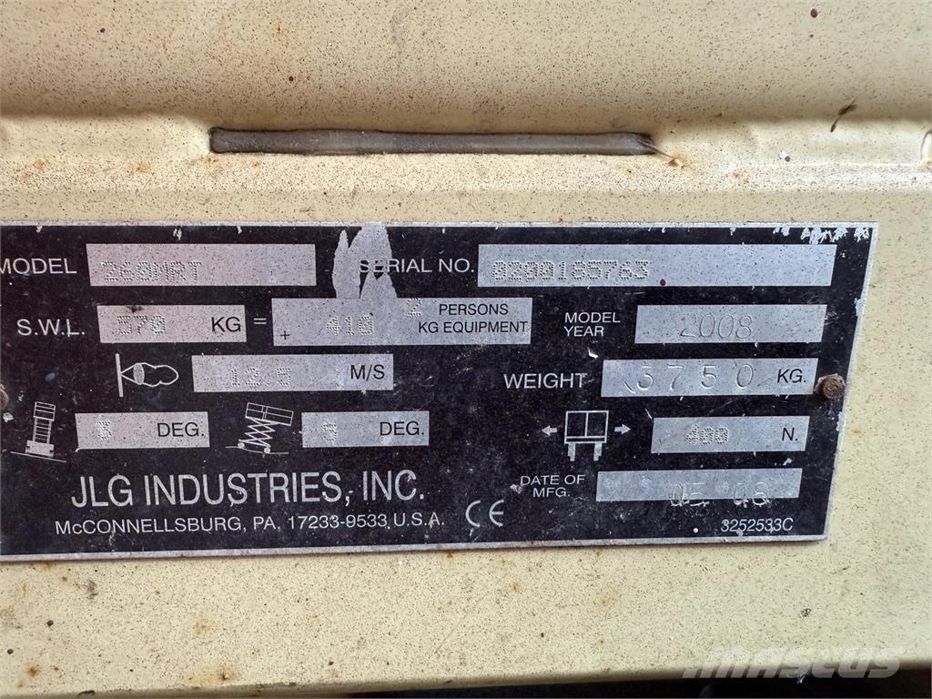 JLG 260 MRT Saksilavat