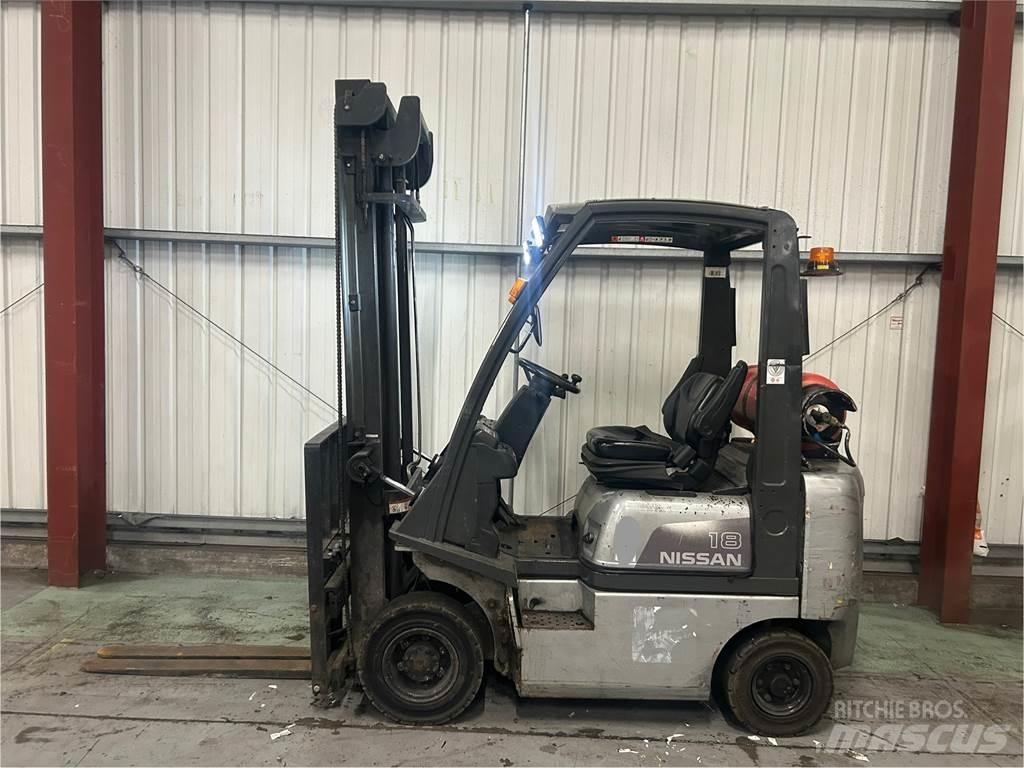 Nissan P1D1A18LQ Nestekaasutrukit