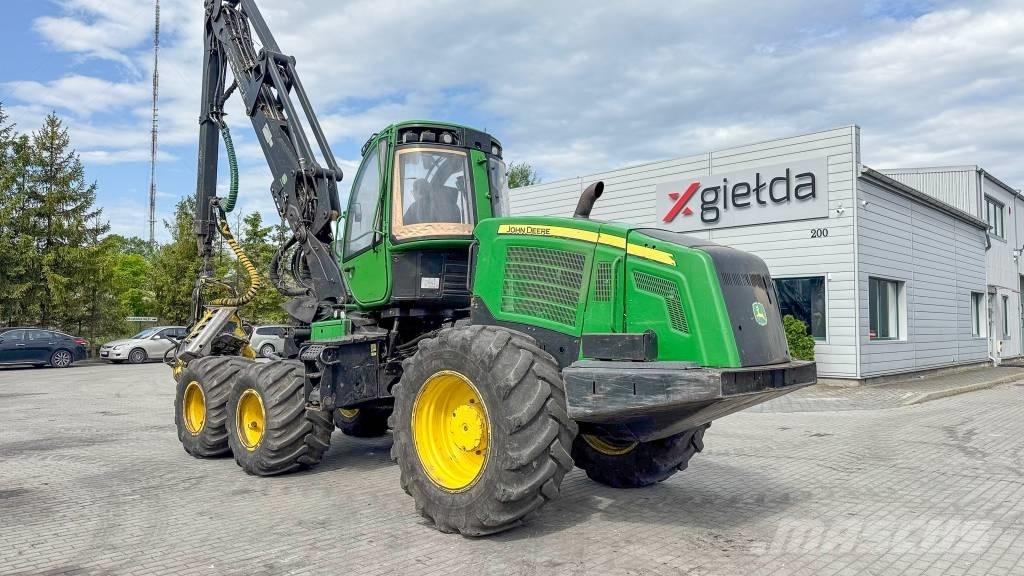 John Deere 1170 E Harvesterit
