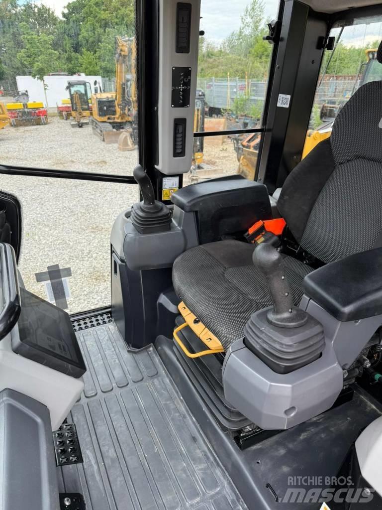 CAT 953 - 12 Telakuormaajat