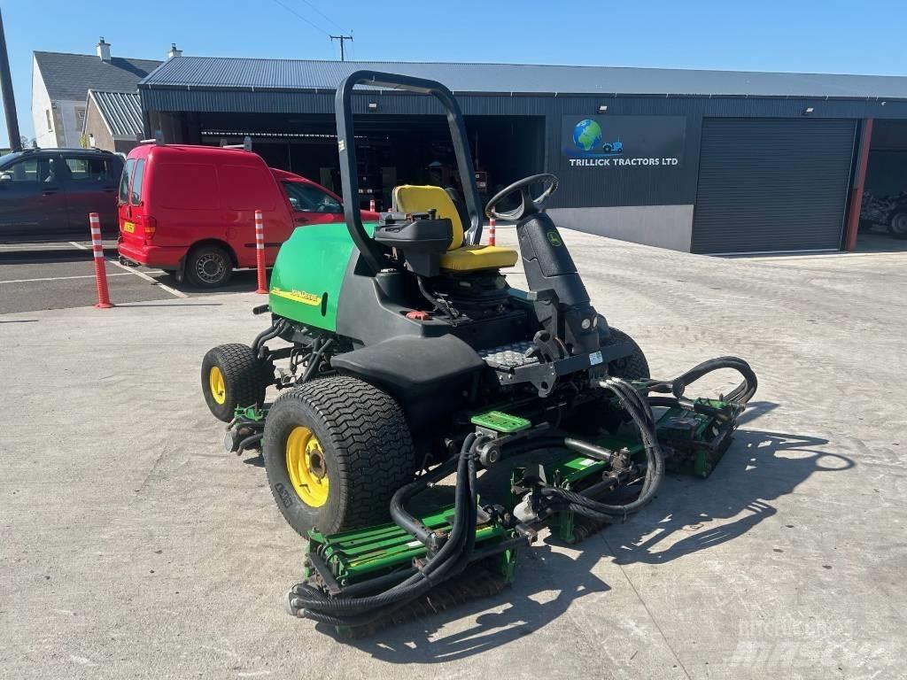 John Deere 3235C Väyläleikkuri