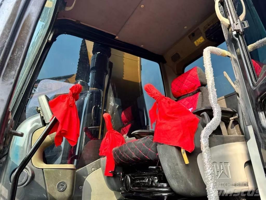 CAT 320 D Telakaivukoneet