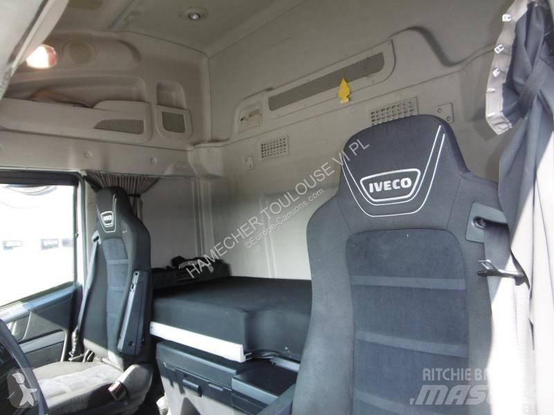 Iveco NP460 Vetopöytäautot