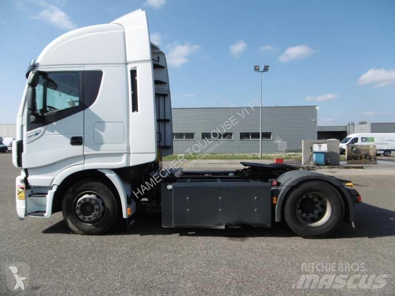 Iveco NP460 Vetopöytäautot