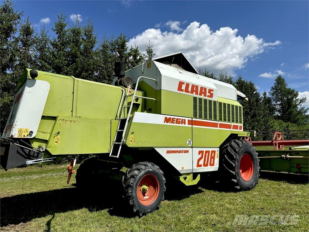 CLAAS Mega 208 Leikkuupuimurit
