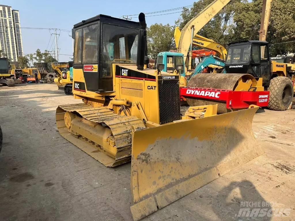 CAT D 5 C Telaketjupuskutraktorit